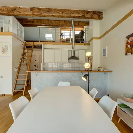 公寓 Top Floor Duplex Apt/rooftop Views/mins To Beach *