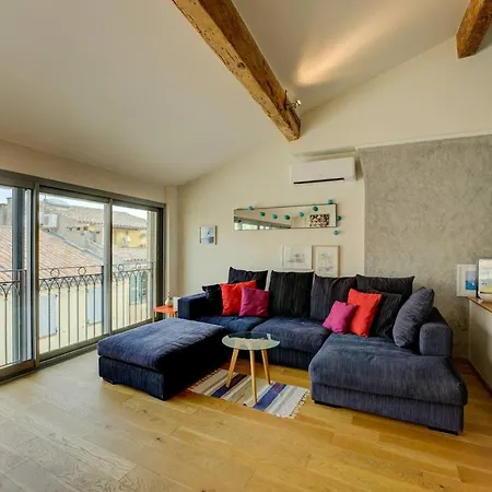 Top Floor Duplex Apt/rooftop Views/mins To Beach Апартаменты *