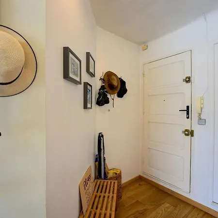 Top Floor Duplex Apt/rooftop Views/mins To Beach 앙티브