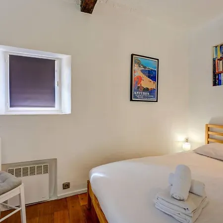 Top Floor Duplex Apt/rooftop Views/mins To Beach 아파트 앙티브